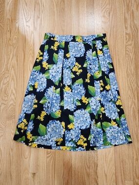 Brooks Brothers Black A-Line Skirt with Blue and Yellow Hydrangea Print